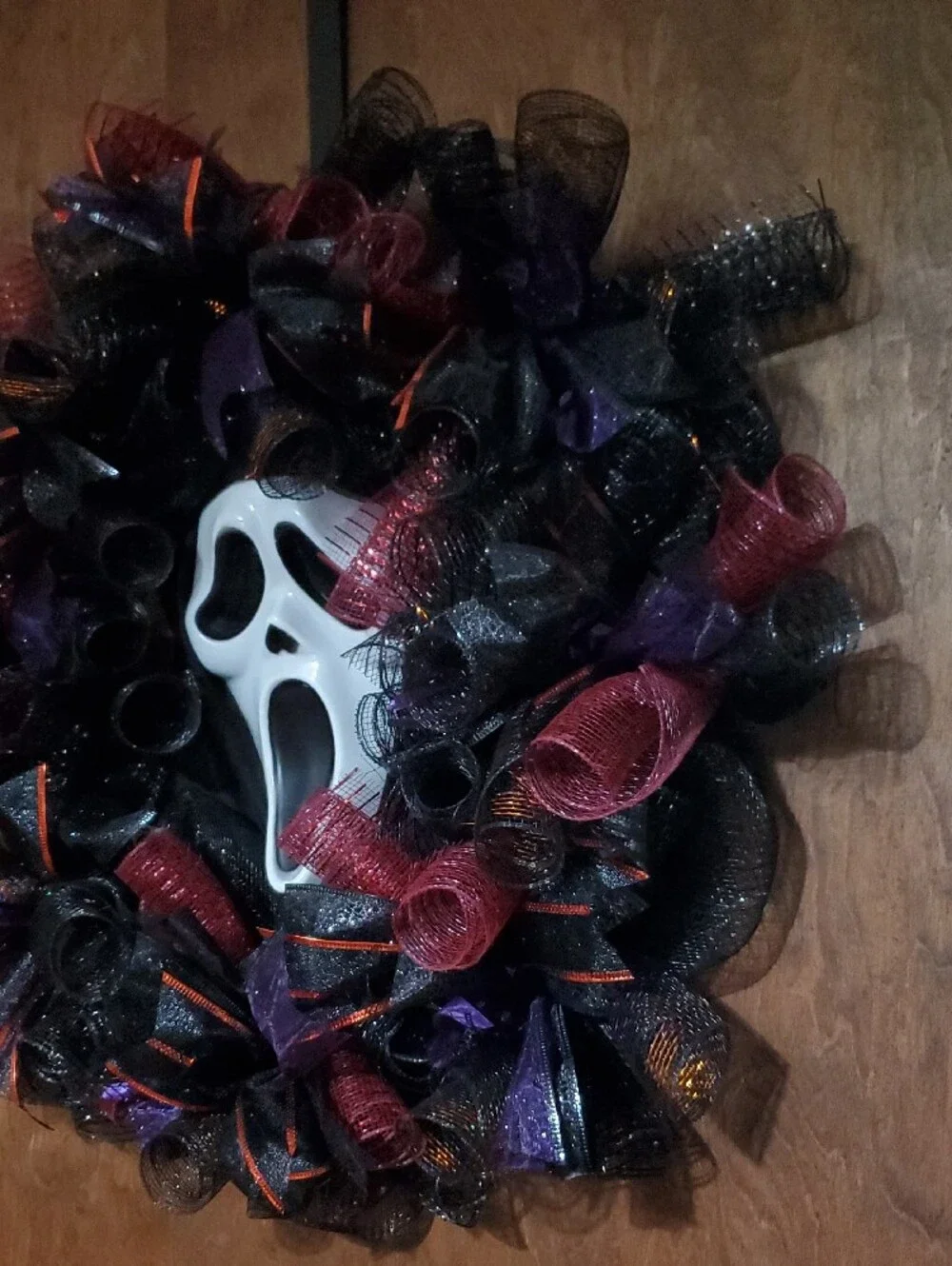 Spooky Scream Mask Halloween Wreath - Black, Purple & Red